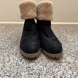 Cozy Black and Tan Women's Boots
